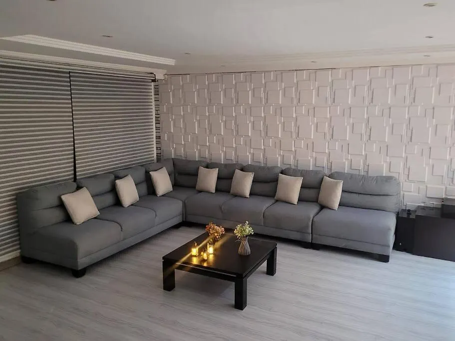 Hermosa Casa En Cuenca Villa